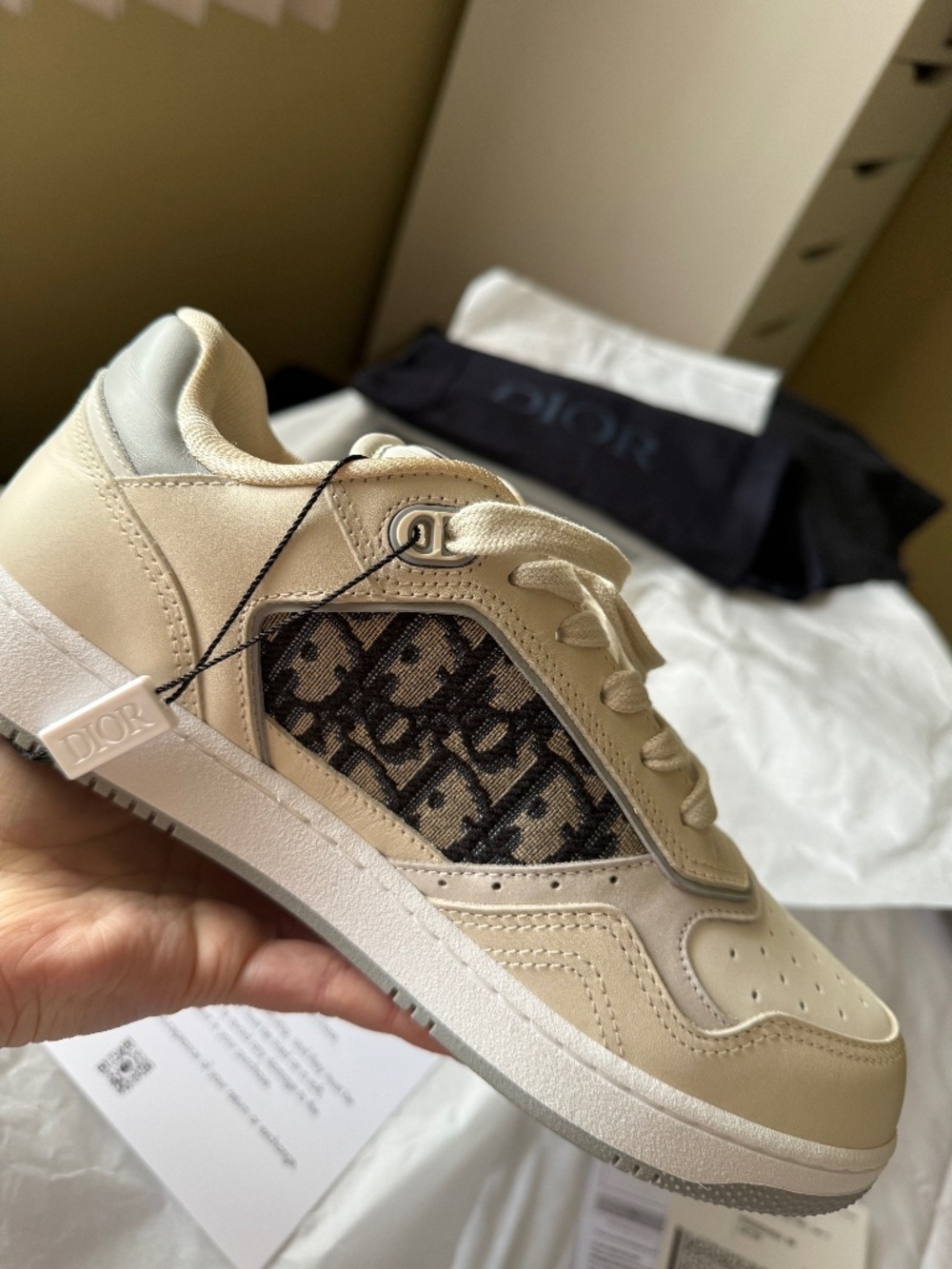 Dior B27 Low-Top Sneaker - Beige/Grey